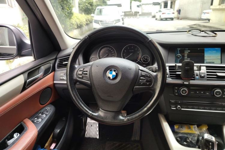 Used BMW X3 2012 xDrive28i Leading Model Steering Wheel