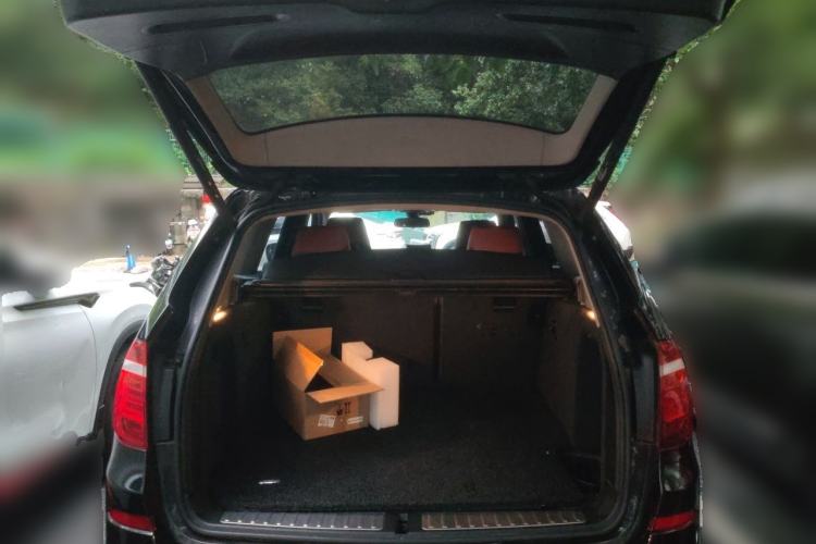 Used BMW X3 2012 xDrive28i Leading Model Trunk
