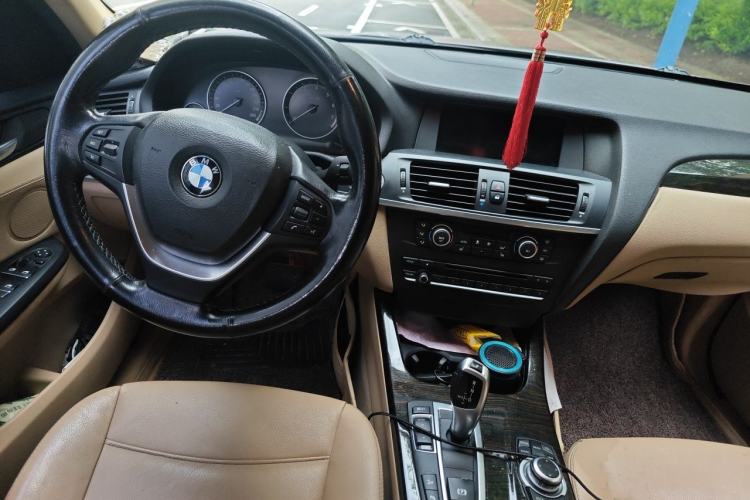 Used BMW X3 2012 xDrive28i Luxury Model Center Console
