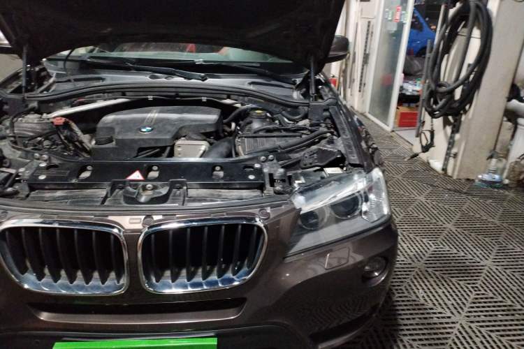 Used BMW X3 2012 xDrive28i Leading Model Engine Bay Left