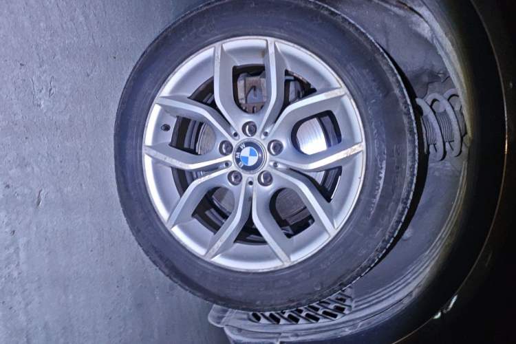 Used BMW X3 2012 xDrive28i Leading Model Right Front Wheel Hub