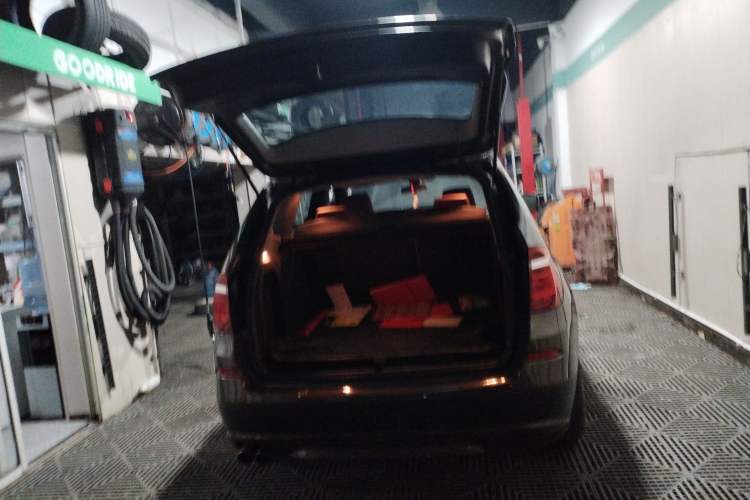 Used BMW X3 2012 xDrive28i Leading Model Trunk