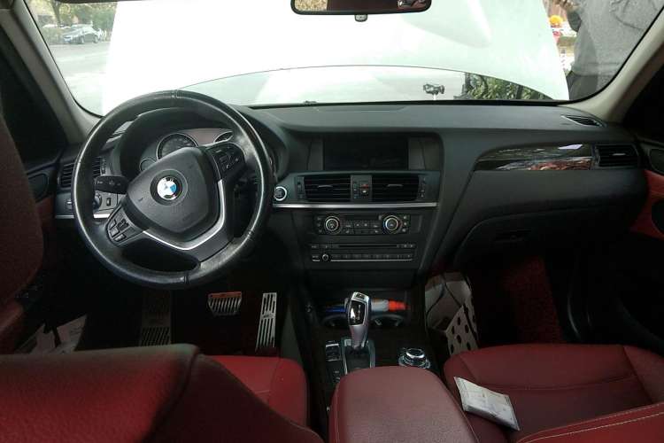 Used BMW X3 2012 xDrive28i Luxury Model Center Console