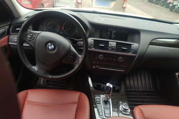 Used BMW X3 2012 xDrive20i Luxury Model Center Console