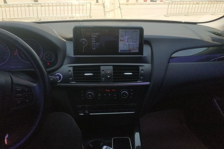 Used BMW X3 2012 xDrive20i Luxury Model Center Console