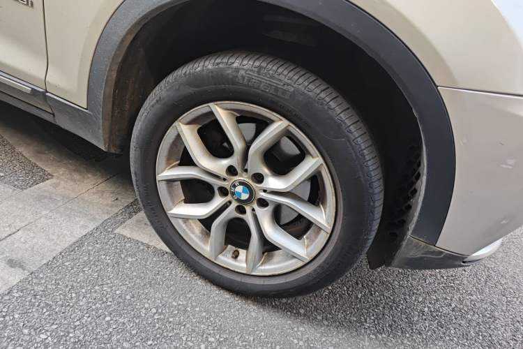 Used BMW X3 2012 xDrive28i Luxury Model Right Front Wheel Hub