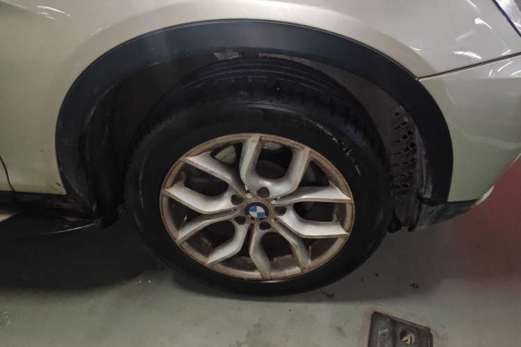 Used BMW X3 2012 xDrive28i Leading Model Right Front Wheel Hub