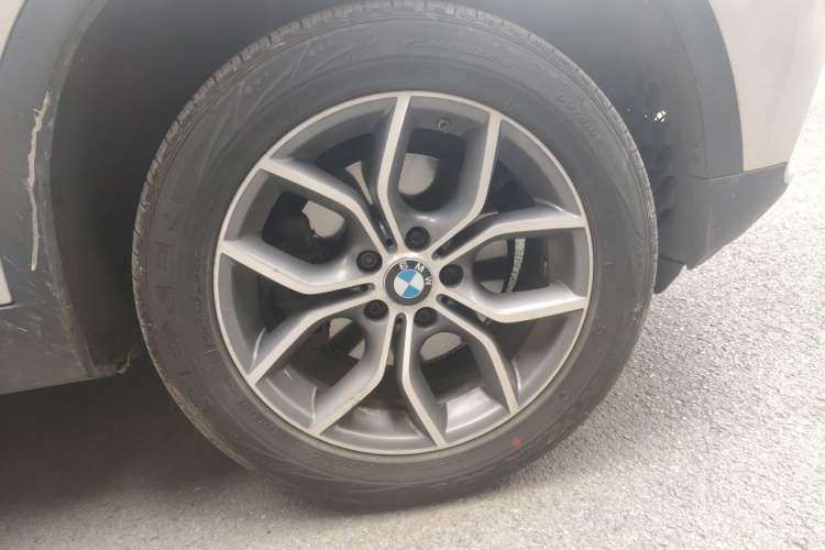 Used BMW X3 2012 xDrive28i Luxury Model Right Front Wheel Hub