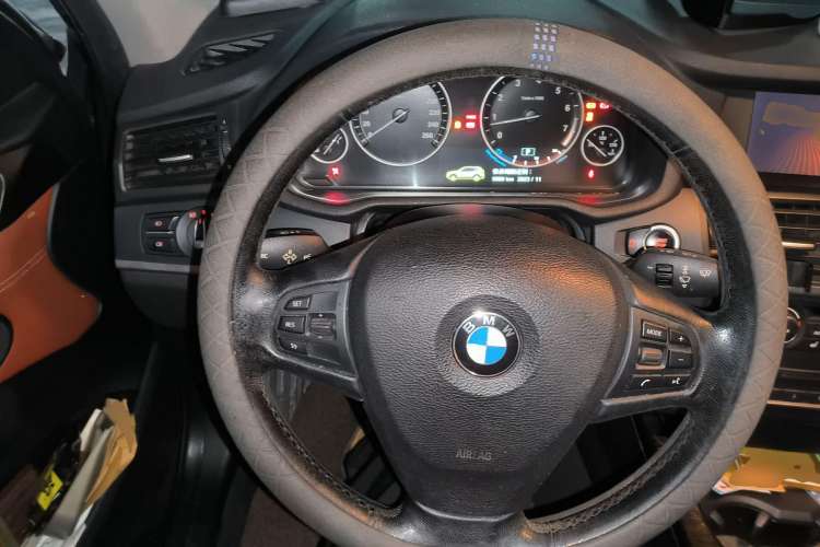 Used BMW X3 2012 xDrive20i Luxury Model Steering Wheel
