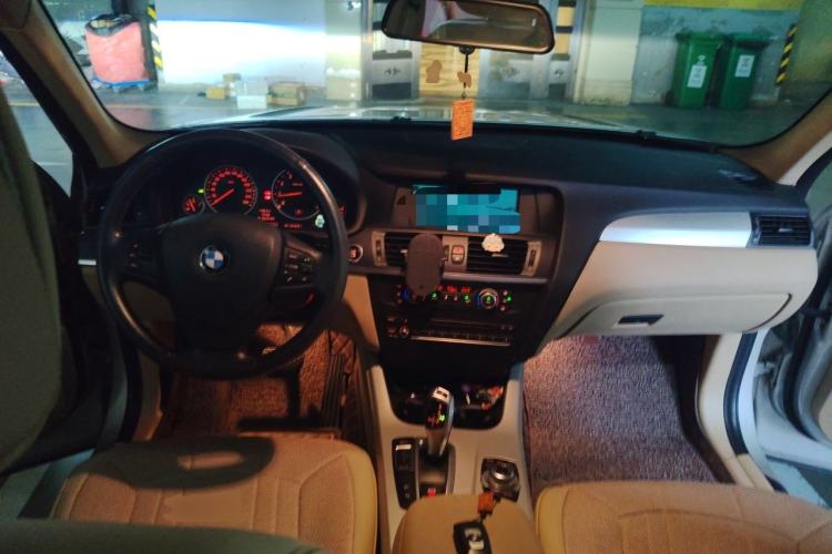 Used BMW X3 2012 xDrive28i Leading Model Center Console