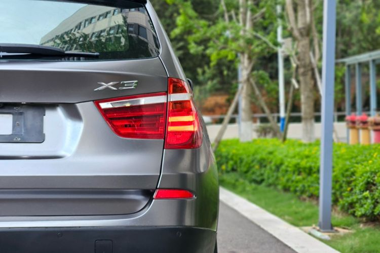 Used BMW X3 2012 xDrive20i Luxury Model Exterior 6