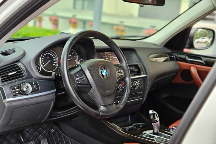 Used BMW X3 2012 xDrive20i Luxury Model Interior 10