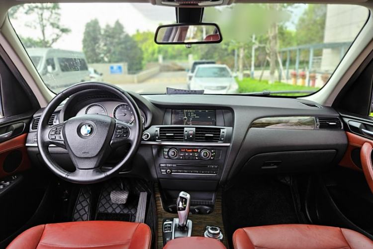 Used BMW X3 2012 xDrive20i Luxury Model Interior 4