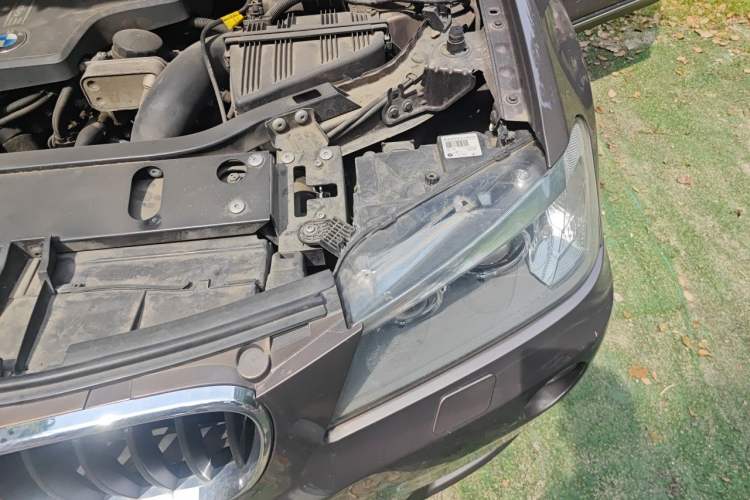 Used BMW X3 2012 xDrive20i Luxury Model Engine Bay Left