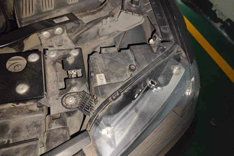 Used BMW X3 2012 xDrive28i Luxury Model Engine Bay Left