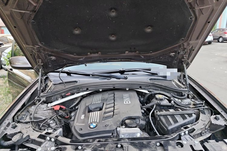 Used BMW X3  Engine Bay