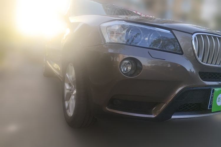 Used BMW X3  Front Right 45 Deg