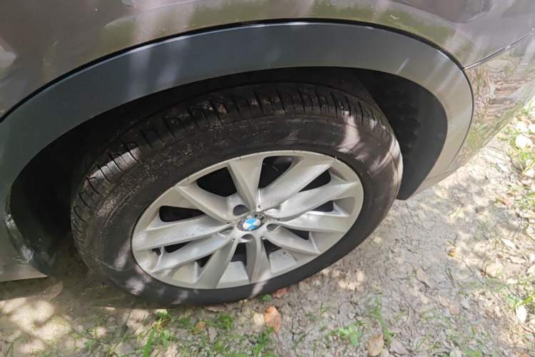Used BMW X3 2012 xDrive20i Luxury Model Right Front Wheel Hub