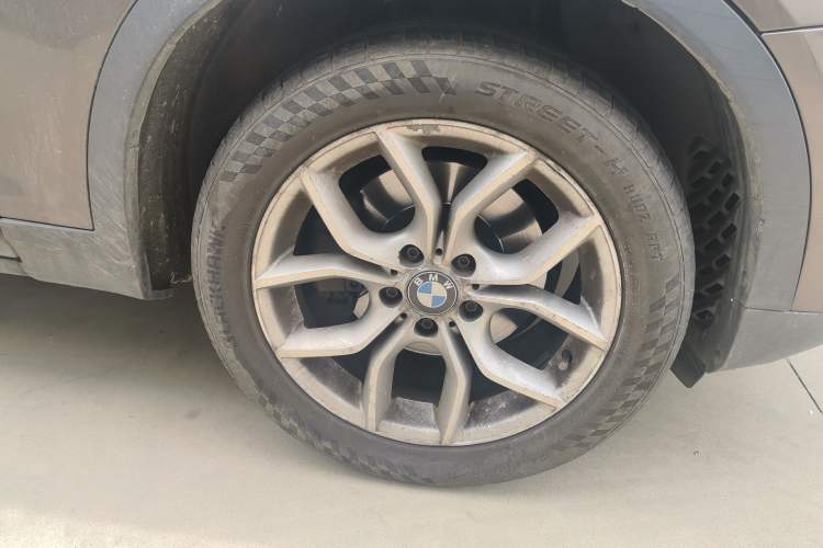 Used BMW X3 2012 xDrive28i Leading Model Right Front Wheel Hub