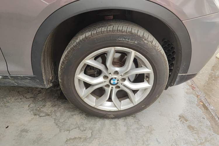 Used BMW X3 2012 xDrive28i Luxury Model Right Front Wheel Hub