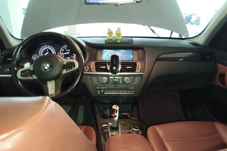 Used BMW X3 2012 xDrive20i Luxury Model Center Console