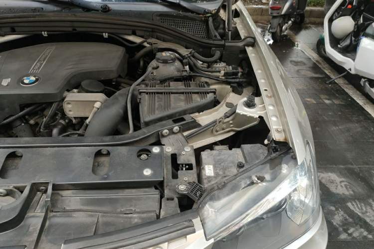 Used BMW X3 2012 xDrive28i Leading Model Engine Bay Left