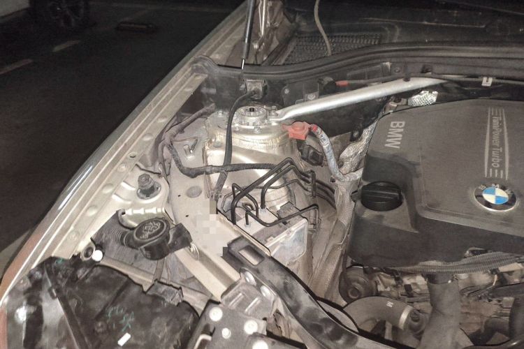Used BMW X3 2012 xDrive20i Luxury Model Engine Bay Right