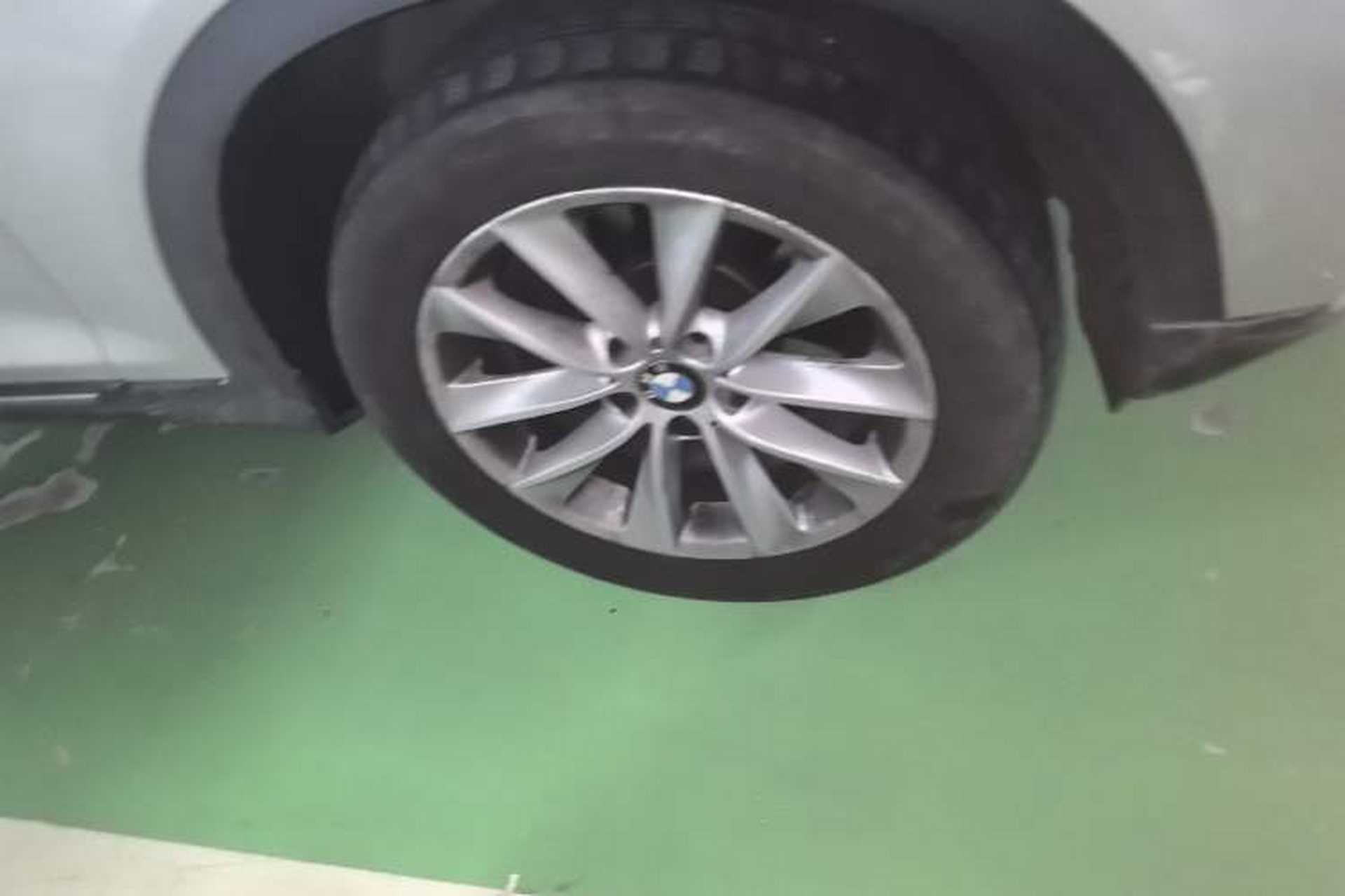Used BMW X3 2012 xDrive20i Luxury Model Right Front Wheel Hub