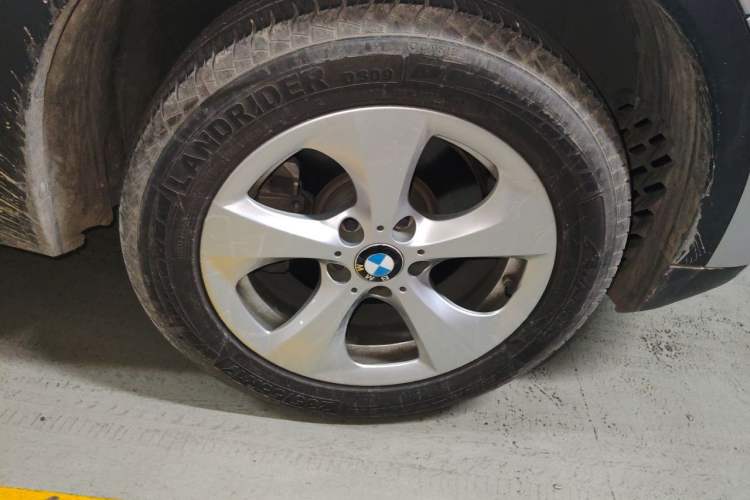 Used BMW X3  Right Front Wheel Hub
