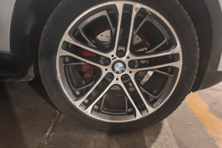 Used BMW X3 2012 xDrive20i Luxury Model Right Front Wheel Hub