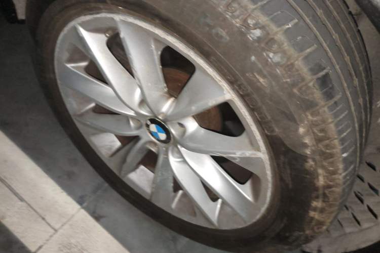 Used BMW X3 2012 xDrive20i Luxury Model Right Front Wheel Hub