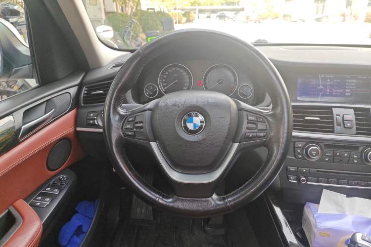 Used BMW X3 2012 xDrive28i Luxury Model Steering Wheel