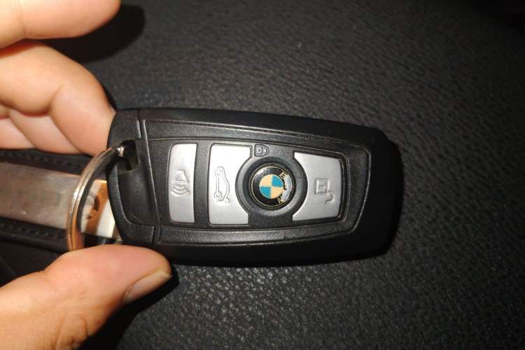 Used BMW X3  Vehicle Key