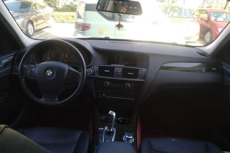 Used BMW X3 2012 xDrive20i Luxury Model Center Console