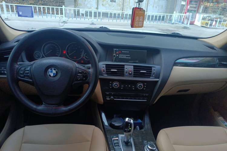Used BMW X3 2012 xDrive20i Luxury Model Center Console