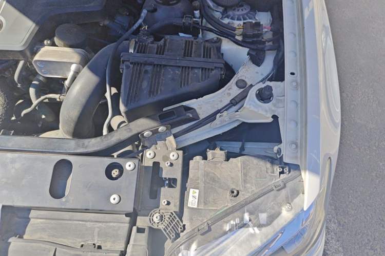 Used BMW X3 2012 xDrive28i Leading Model Engine Bay Left