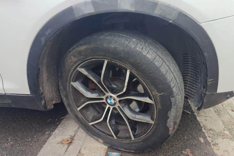 Used BMW X3 2012 xDrive28i Luxury Model Right Front Wheel Hub