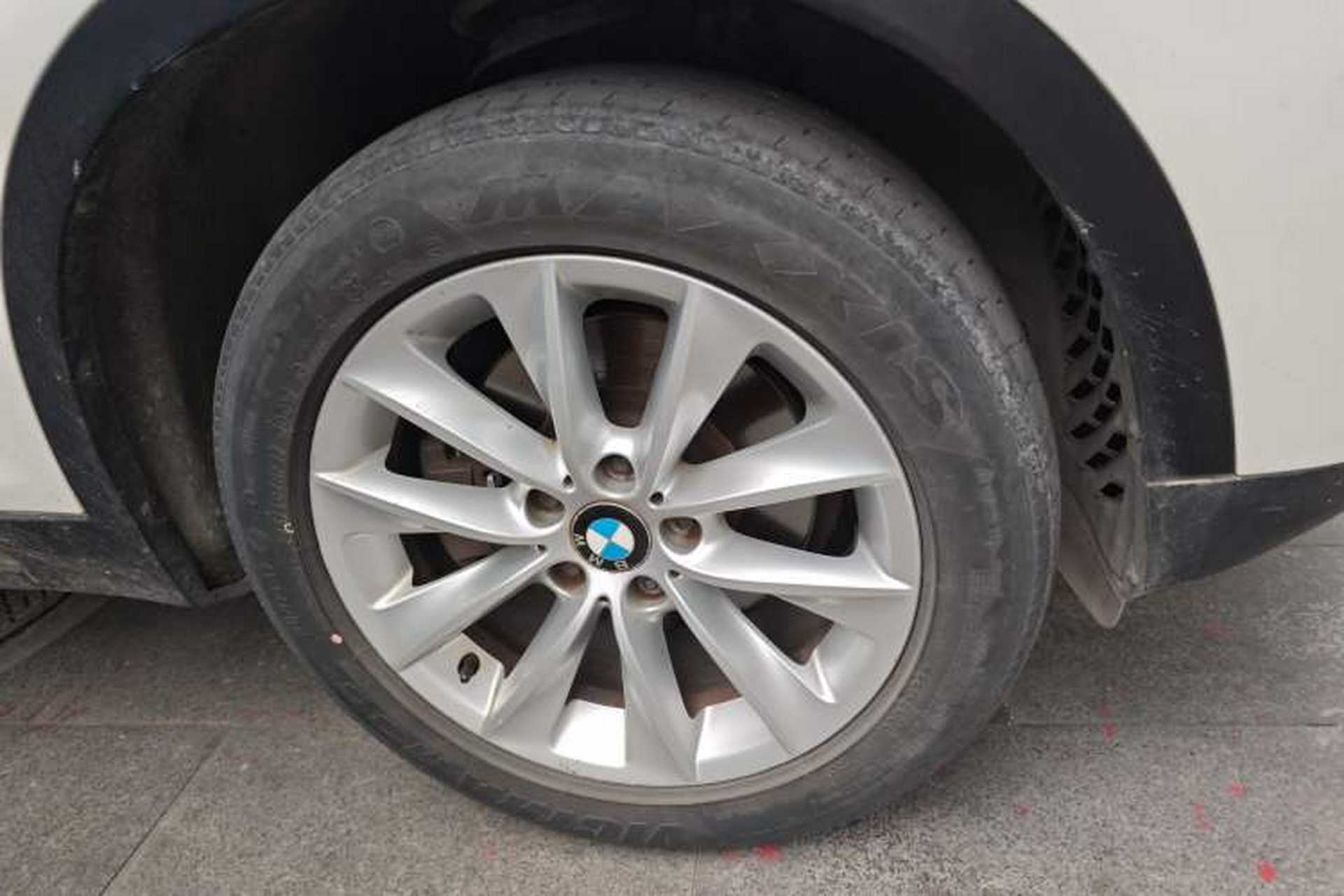 Used BMW X3 2012 xDrive20i Luxury Model Right Front Wheel Hub
