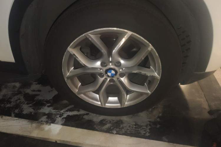 Used BMW X3 2012 xDrive28i Luxury Model Right Front Wheel Hub