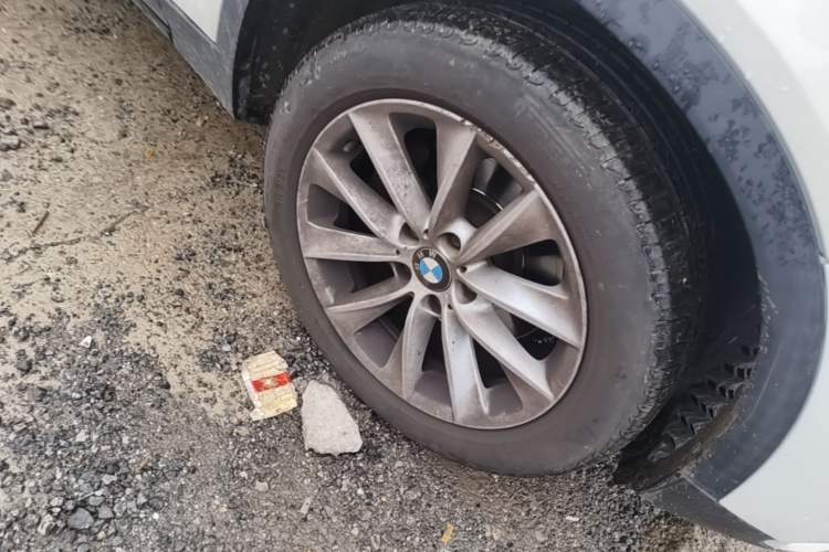 Used BMW X3 2012 xDrive20i Luxury Model Right Front Wheel Hub