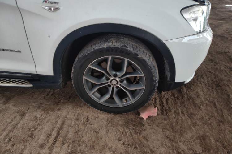 Used BMW X3 2012 xDrive20i Luxury Model Right Front Wheel Hub