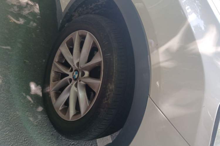 Used BMW X3 2012 xDrive20i Luxury Model Right Front Wheel Hub