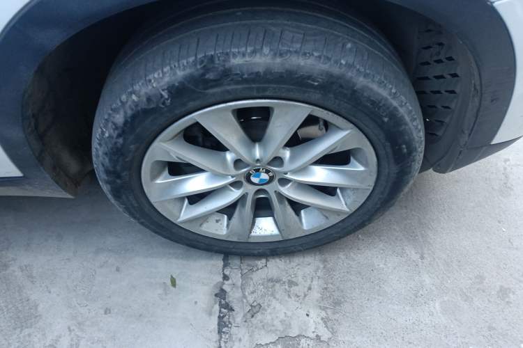 Used BMW X3 2012 xDrive20i Luxury Model Right Front Wheel Hub