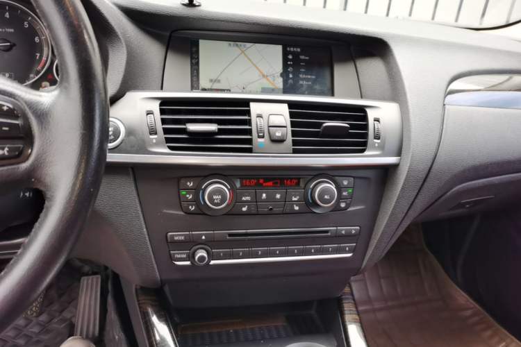 Used BMW X3 2013 xDrive20i Luxury Edition Audio And AC Panel