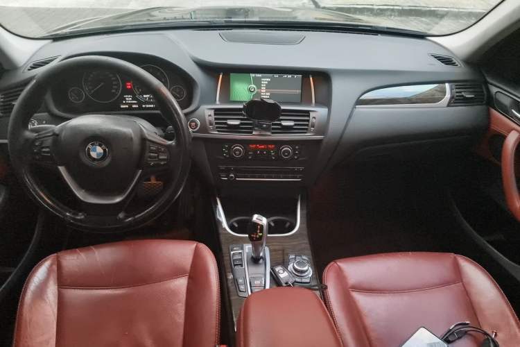 Used BMW X3 2013 xDrive28i Luxury Model Center Console