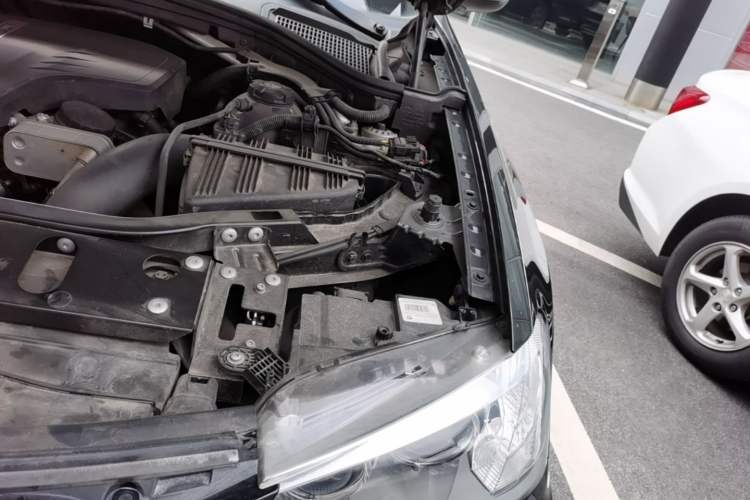 Used BMW X3 2013 xDrive20i Luxury Edition Engine Bay Left