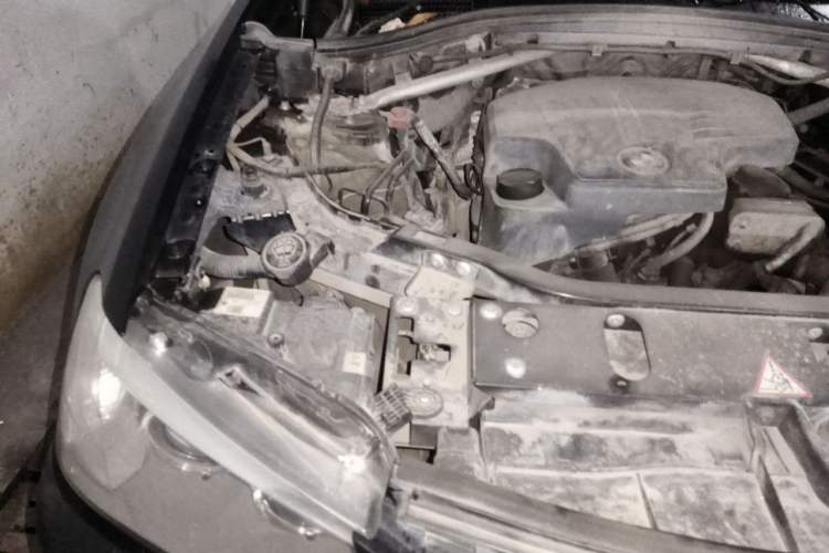 Used BMW X3 2013 Facelifted xDrive20i Luxury Edition Engine Bay Right