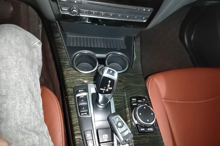 Used BMW X3 2013 Facelifted xDrive20i Luxury Edition Gear Lever