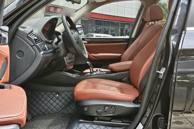Used BMW X3 2013 xDrive20i Luxury Edition Interior 4