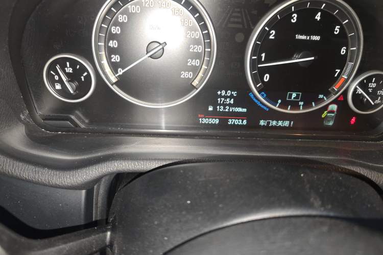 Used BMW X3 2013 xDrive20i Luxury Edition Odometer Close Up